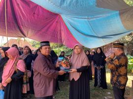 PEMERINTAH KALURAHAN PUTAT SERAHKAN AKTE KEMATIAN PROGRAM GPS DI PADUKUHANBATUR